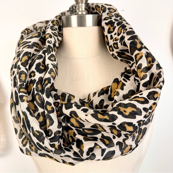 Accessories - Leopard Print Women’s Infinity Scarf Lightweight Circular